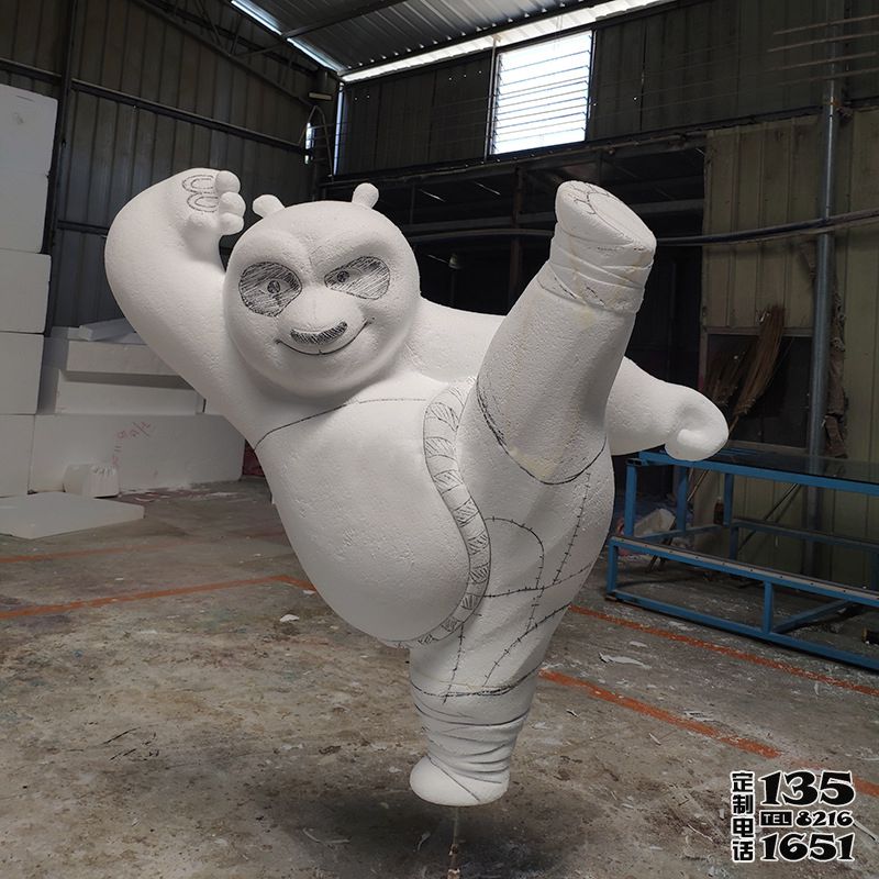 商場創(chuàng)意玻璃鋼卡通功夫熊貓雕塑 商場創(chuàng)意玻璃鋼卡通功夫熊貓雕塑