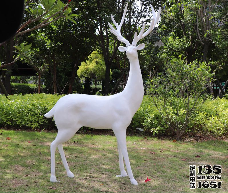 草坪創(chuàng)意玻璃鋼白色梅花鹿雕塑 草坪創(chuàng)意玻璃鋼白色梅花鹿雕塑